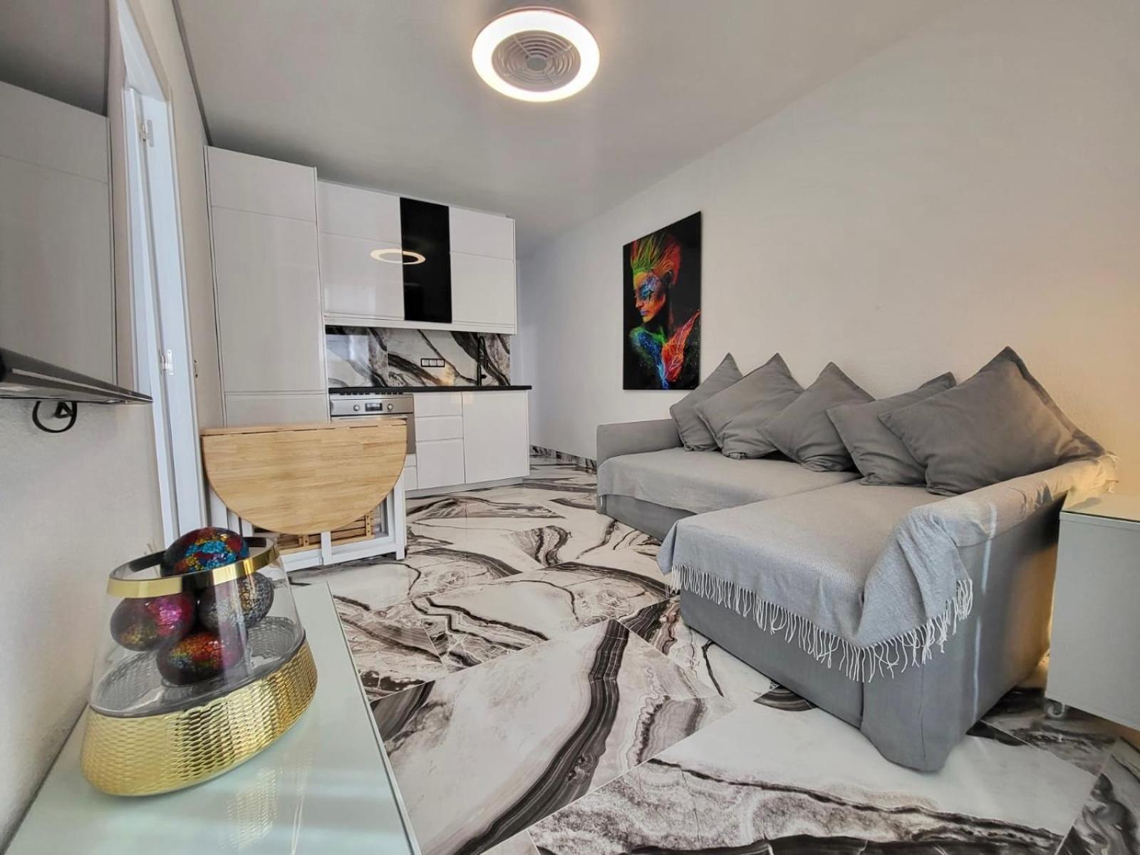 2 Bedrooms Flat + Balcony + Parking At Las Canteras Beach لاس بالماس دي غران كاناريا المظهر الخارجي الصورة
