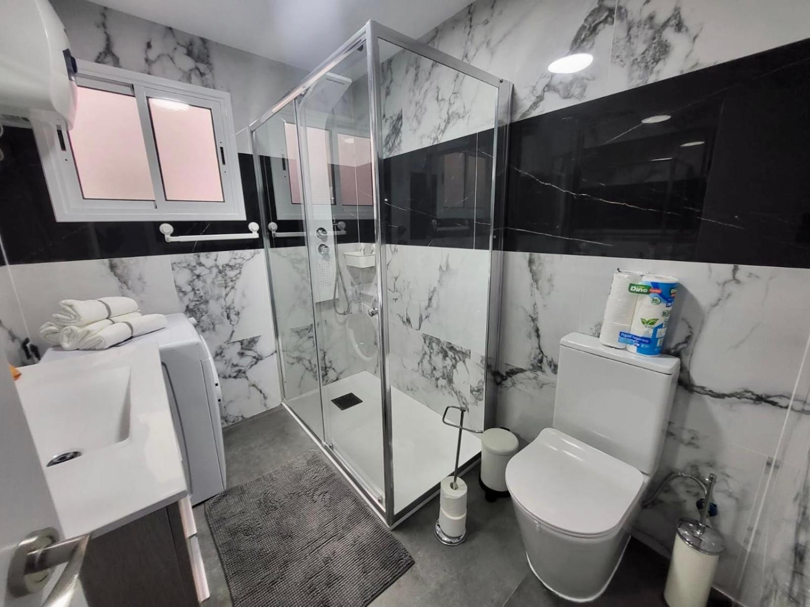 2 Bedrooms Flat + Balcony + Parking At Las Canteras Beach لاس بالماس دي غران كاناريا المظهر الخارجي الصورة