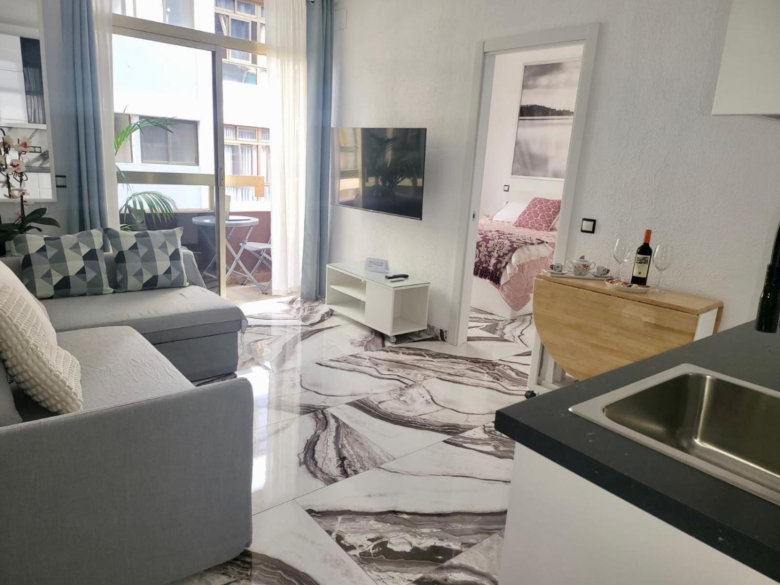 2 Bedrooms Flat + Balcony + Parking At Las Canteras Beach لاس بالماس دي غران كاناريا المظهر الخارجي الصورة