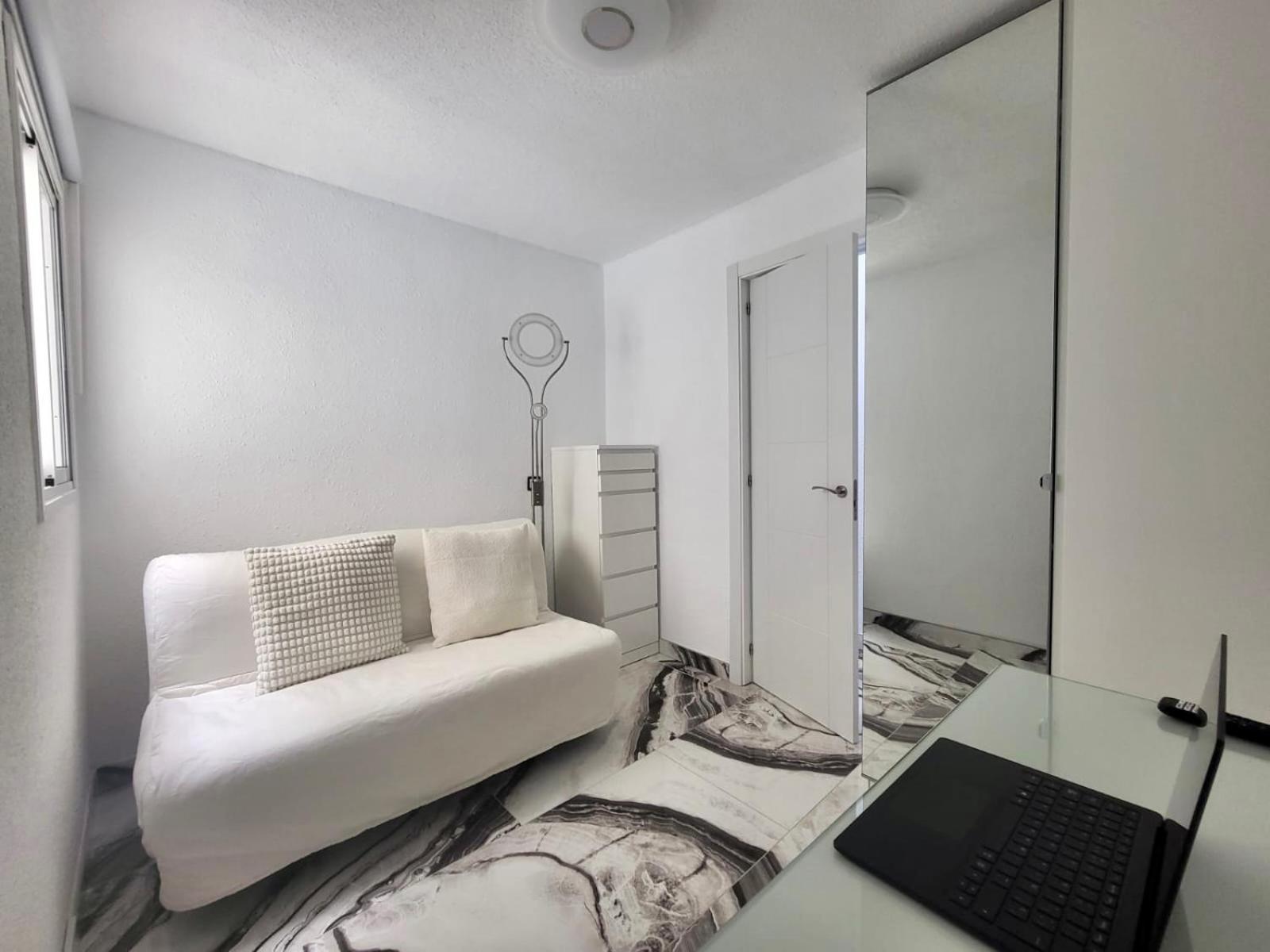 2 Bedrooms Flat + Balcony + Parking At Las Canteras Beach لاس بالماس دي غران كاناريا المظهر الخارجي الصورة