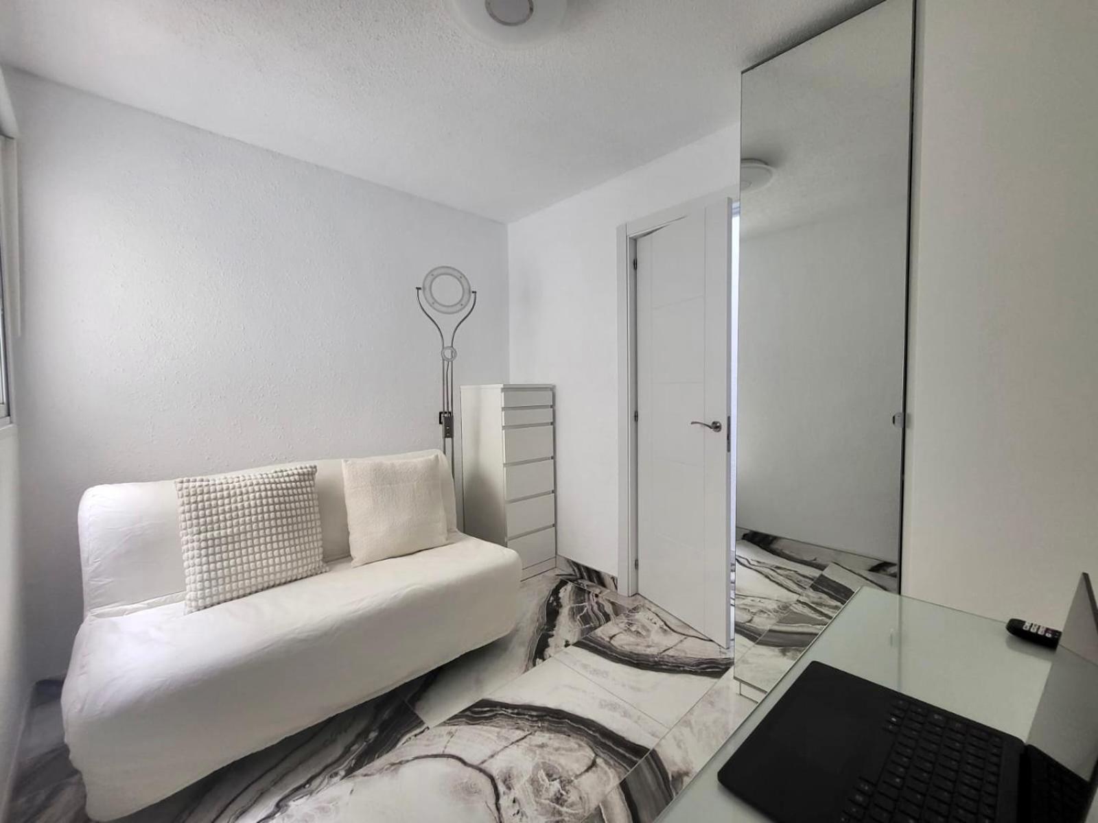 2 Bedrooms Flat + Balcony + Parking At Las Canteras Beach لاس بالماس دي غران كاناريا المظهر الخارجي الصورة