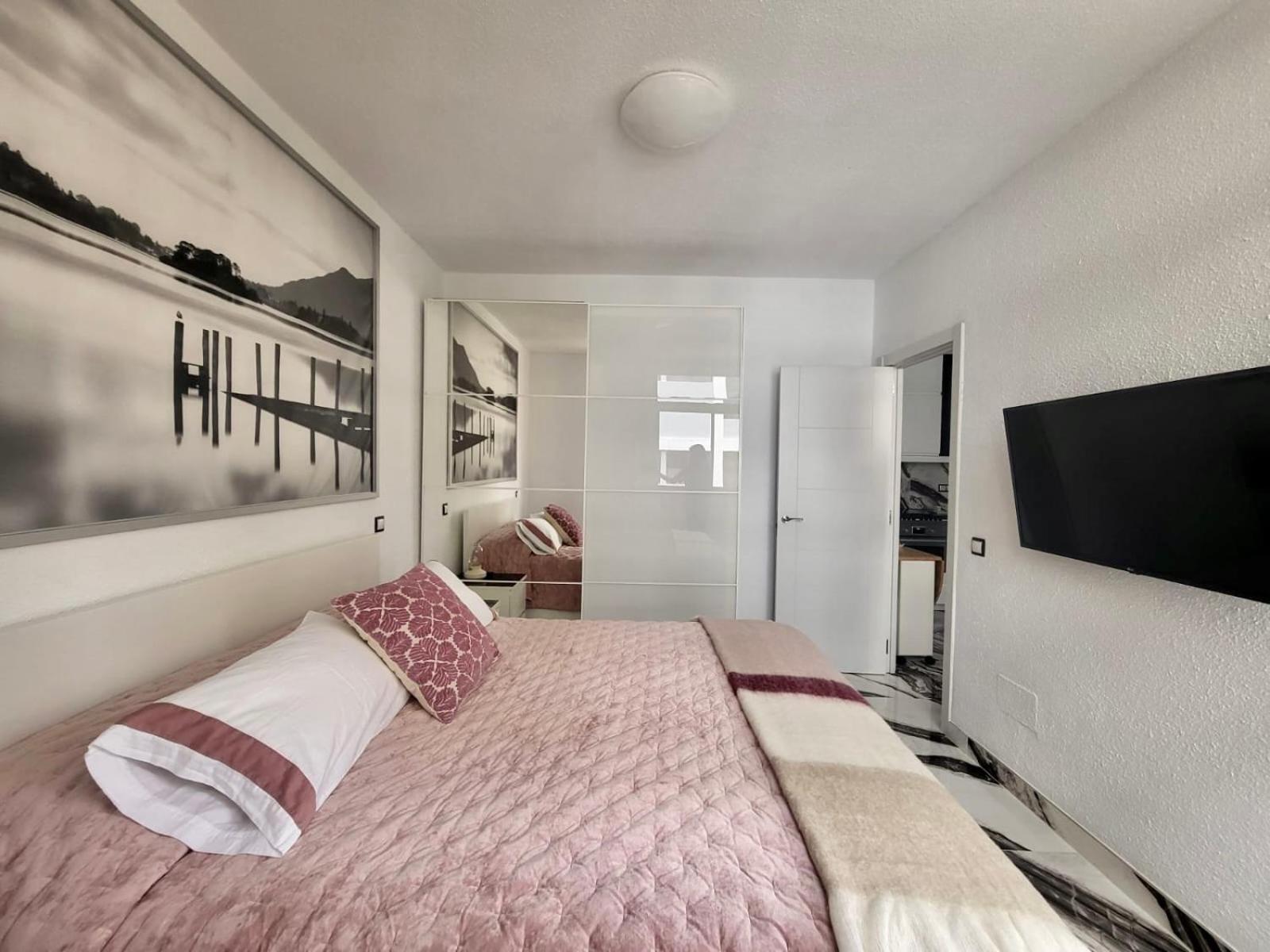 2 Bedrooms Flat + Balcony + Parking At Las Canteras Beach لاس بالماس دي غران كاناريا المظهر الخارجي الصورة