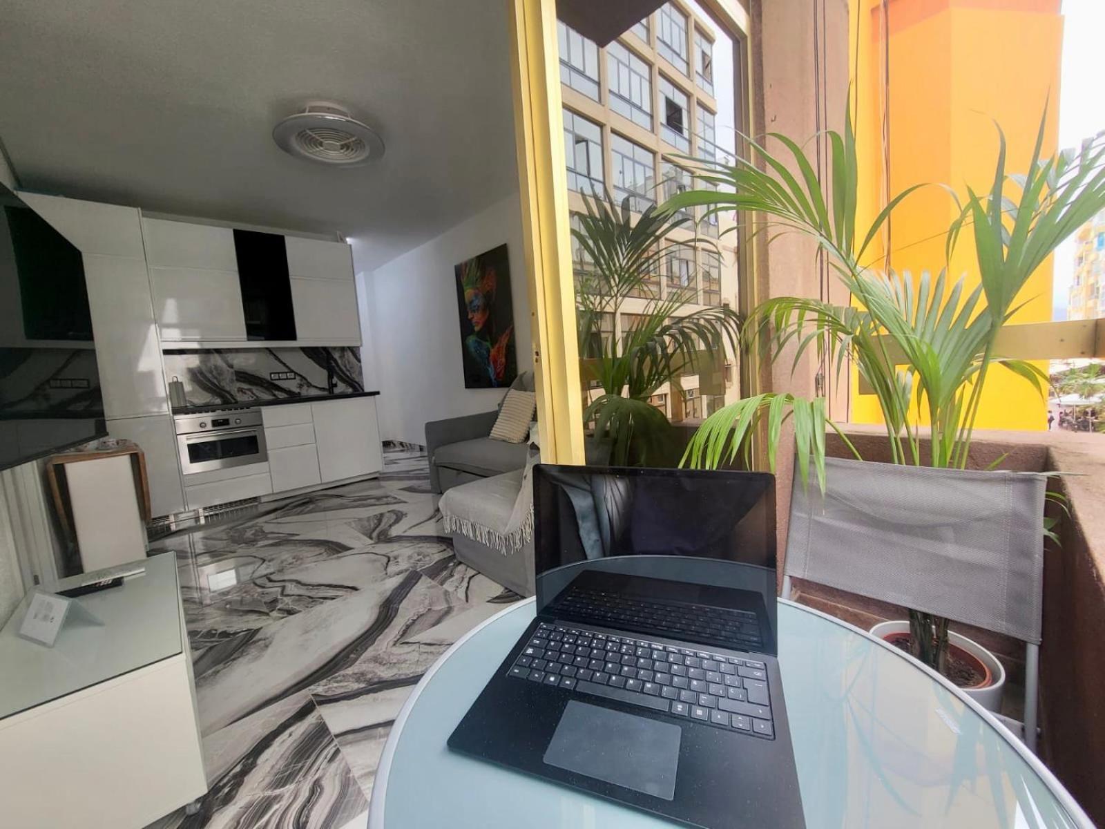 2 Bedrooms Flat + Balcony + Parking At Las Canteras Beach لاس بالماس دي غران كاناريا المظهر الخارجي الصورة