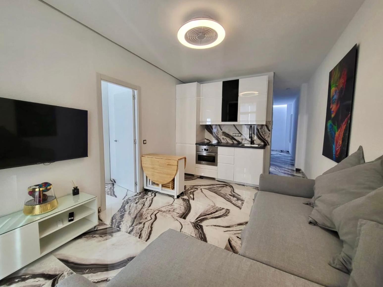 2 Bedrooms Flat + Balcony + Parking At Las Canteras Beach لاس بالماس دي غران كاناريا المظهر الخارجي الصورة